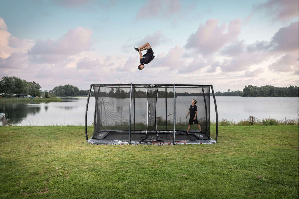 BERG Ultim Pro Bouncer FlatGround 500 mit Sicherheitsnetz XL