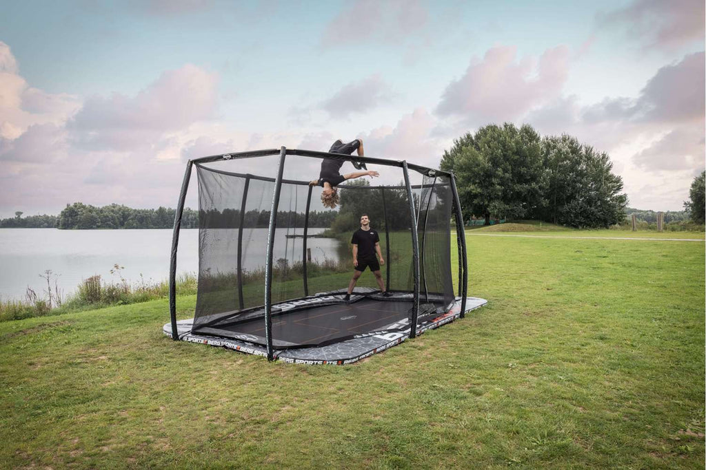 BERG Ultim Pro Bouncer FlatGround 500 mit Sicherheitsnetz XL